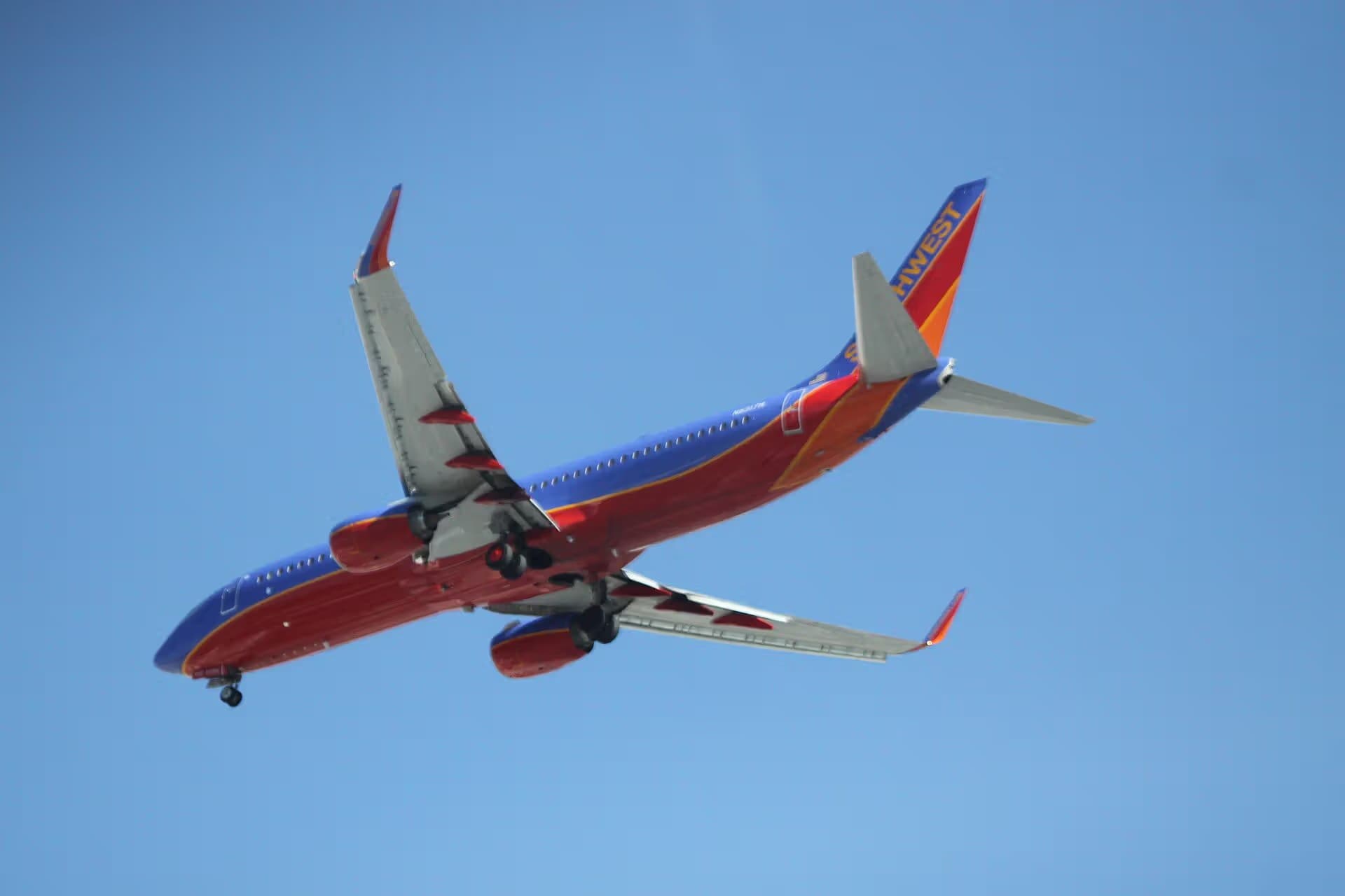 N8317M — Twin-engine aircraft