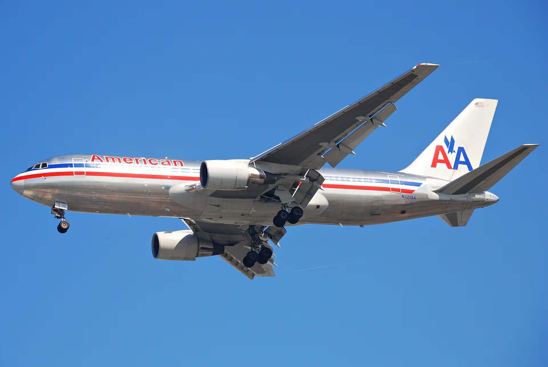 N321AA — Boeing