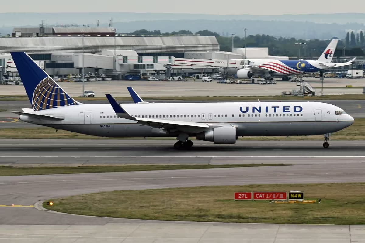 N651UA — Boeing