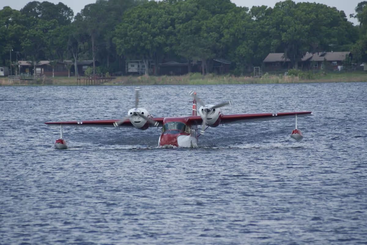 N144GW — Twin-engine aircraft