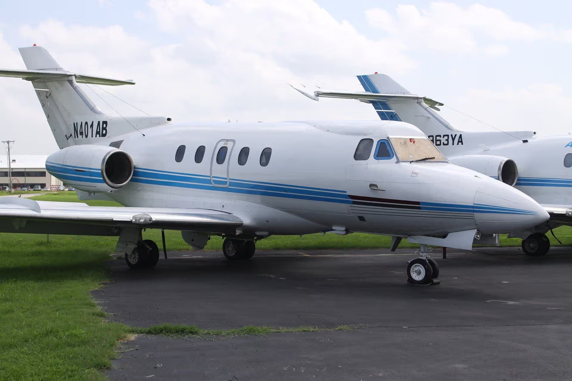 N401AB — Business jet