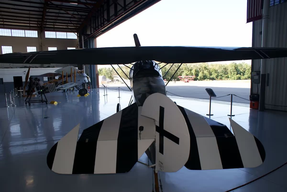 Unidentified — Single-engine aircraft