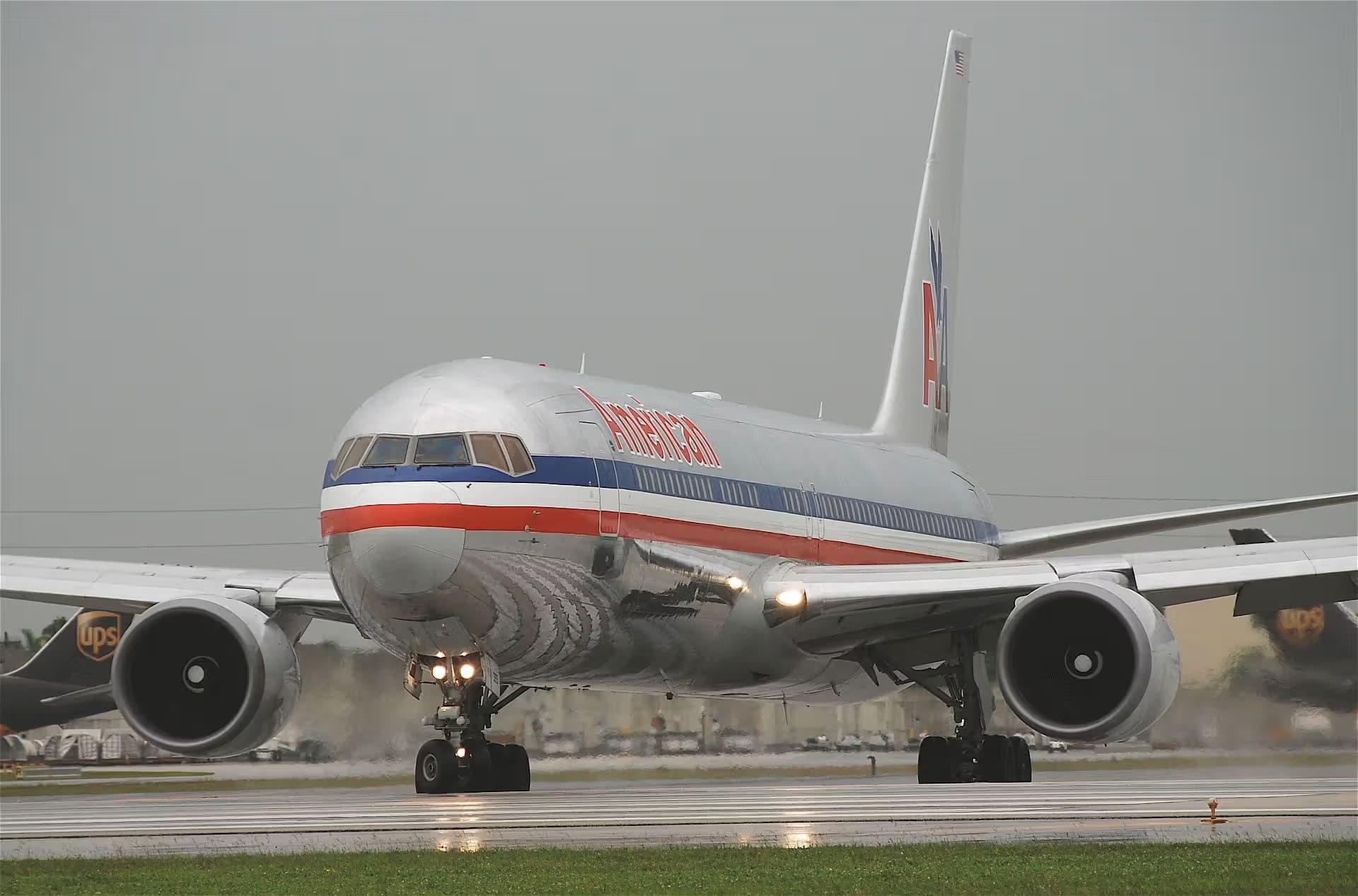 N393AN — Twin-engine aircraft
