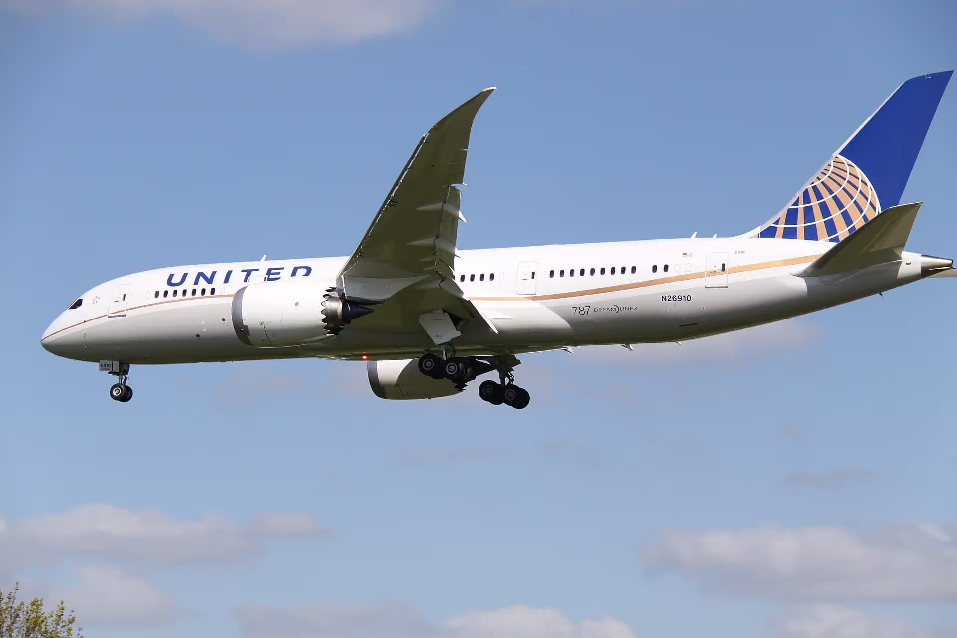 N26910 — Twin-engine aircraft