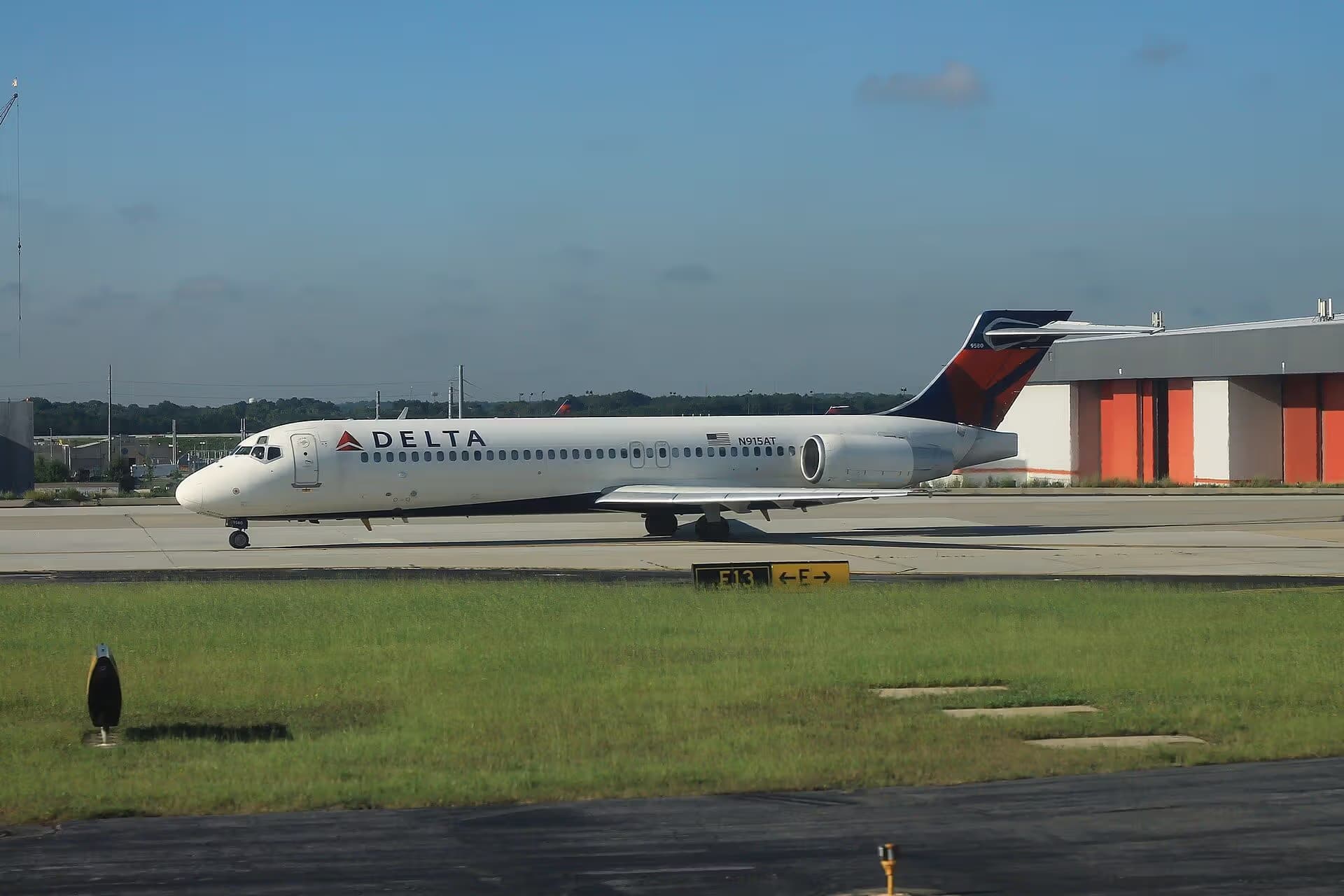 N915AT — Boeing