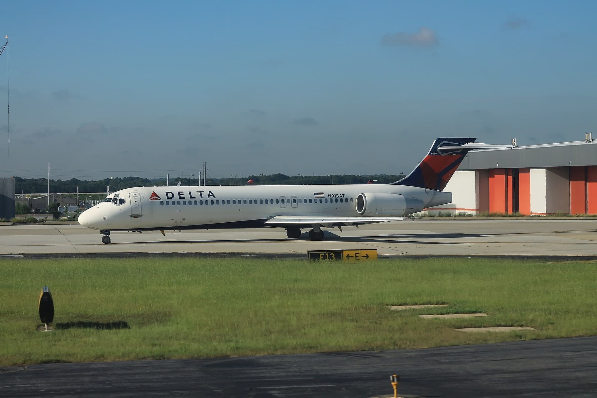 N915AT — Boeing