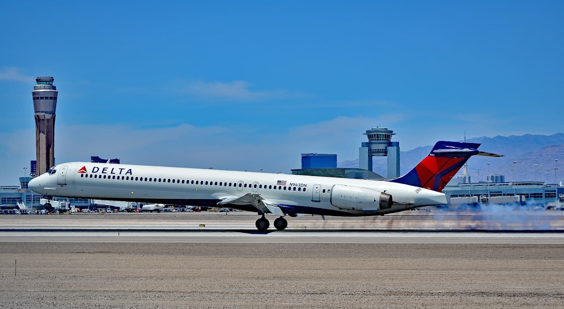 N963DN — Twin-engine aircraft
