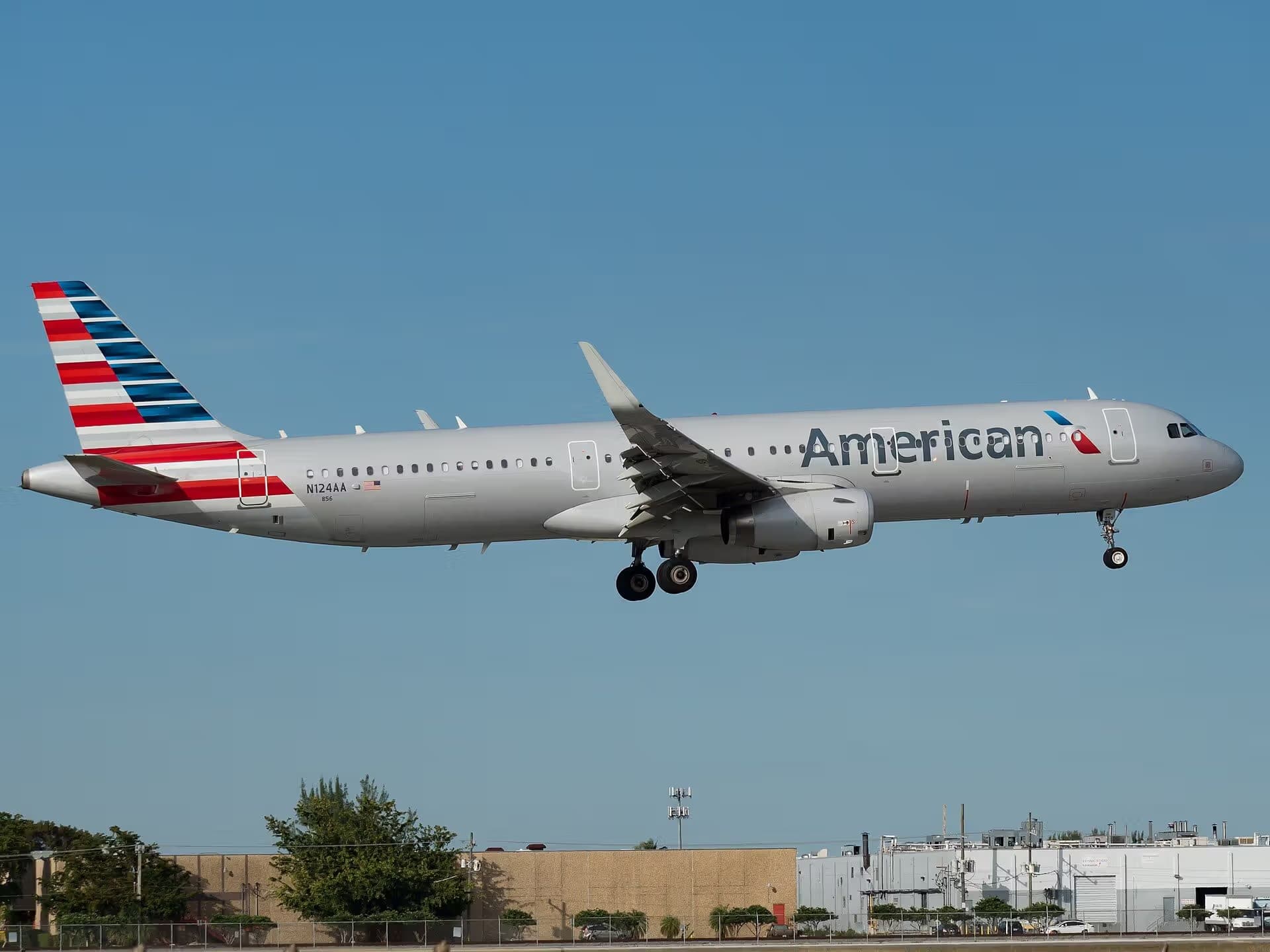 N124AA — Airbus at Miami International Airport