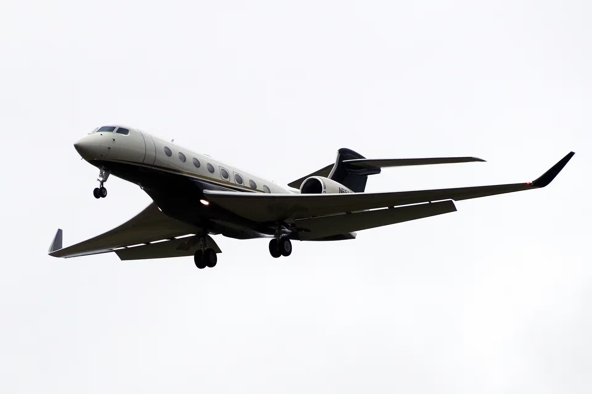 N656FX — Business jet