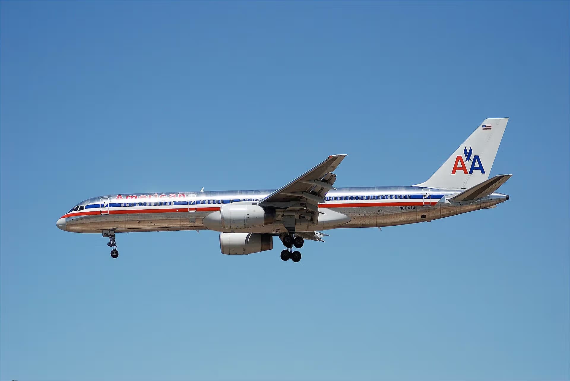 N664AA — Twin-engine aircraft