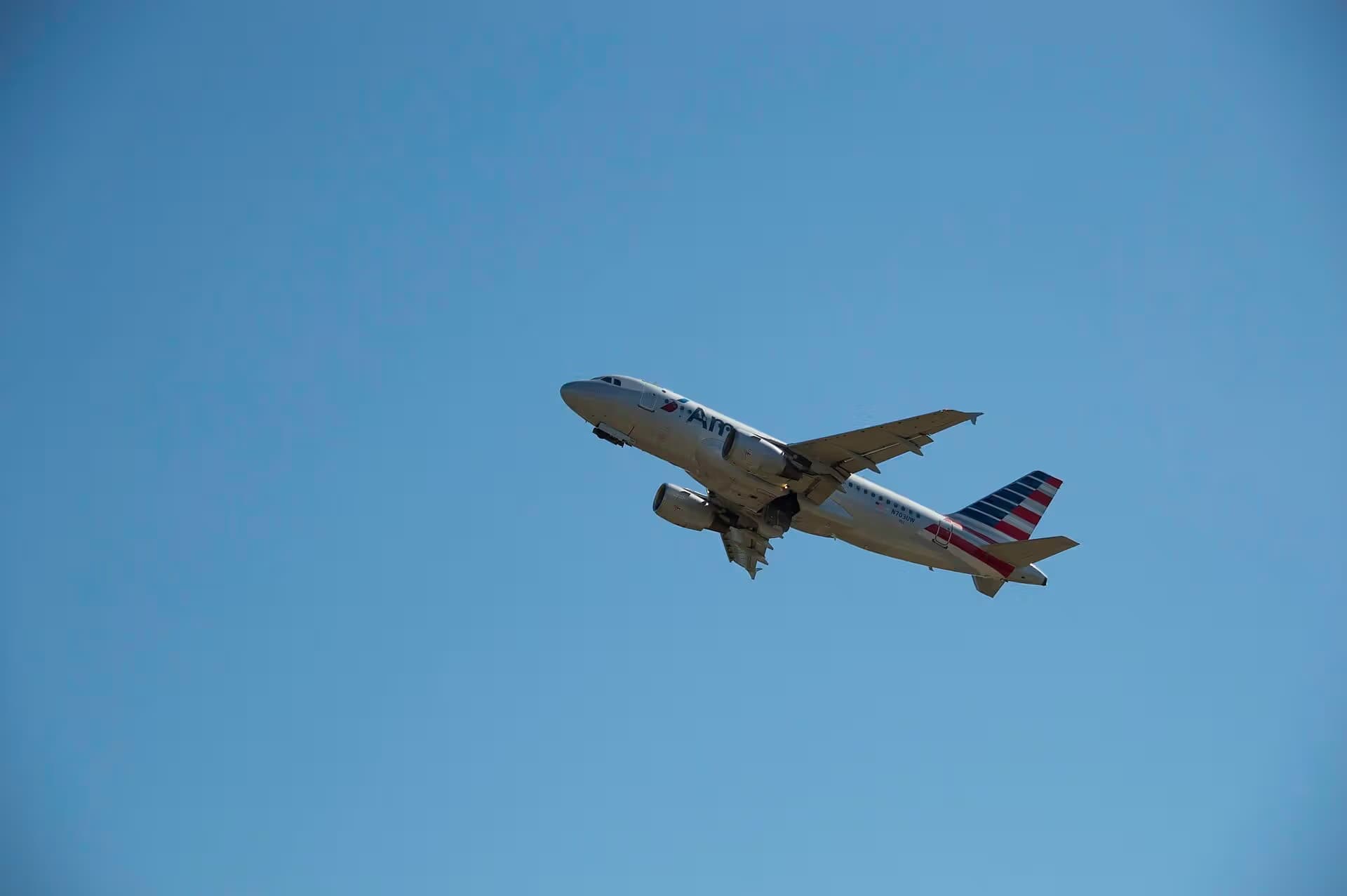 N703UW — Aircraft