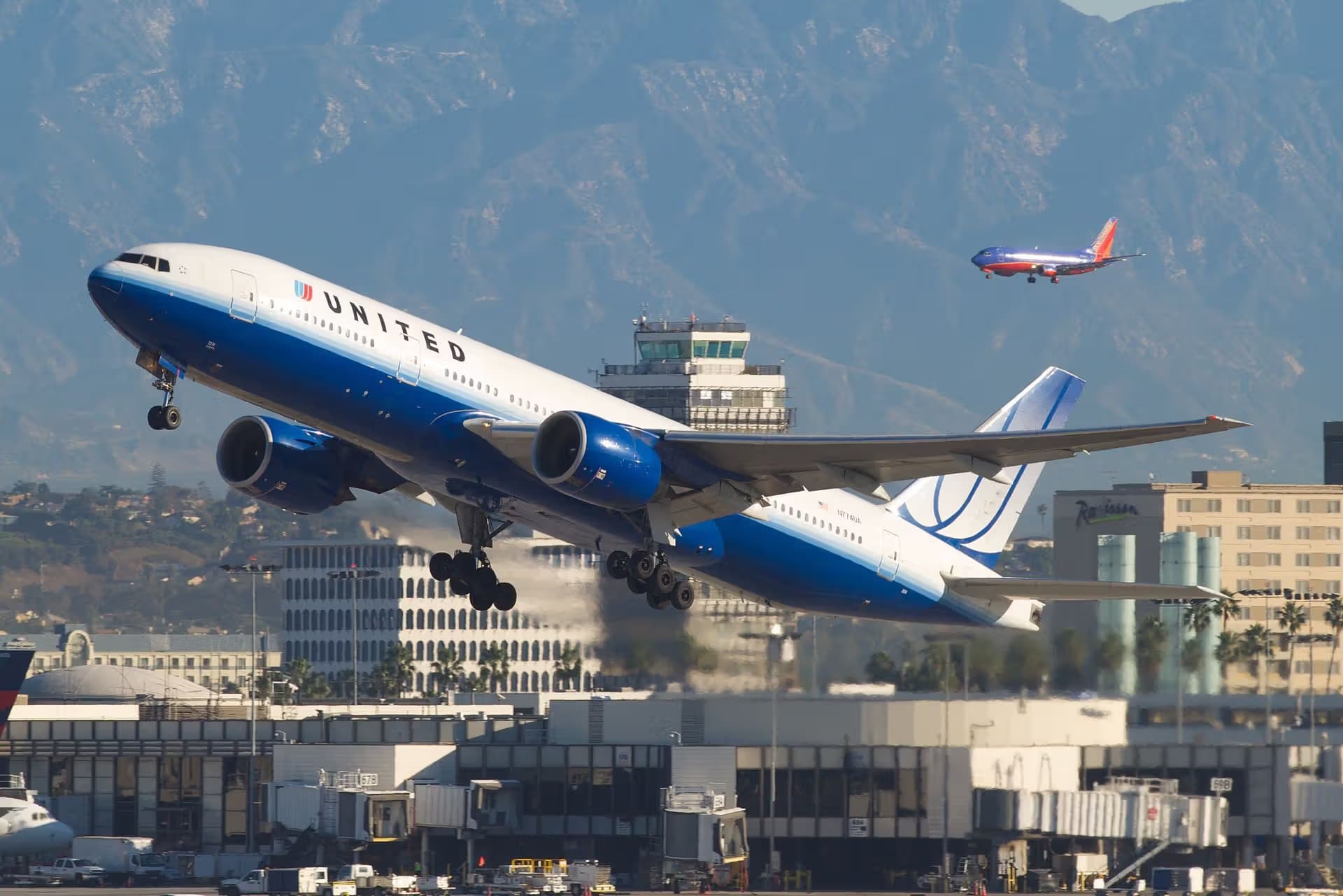 N774UA — Boeing