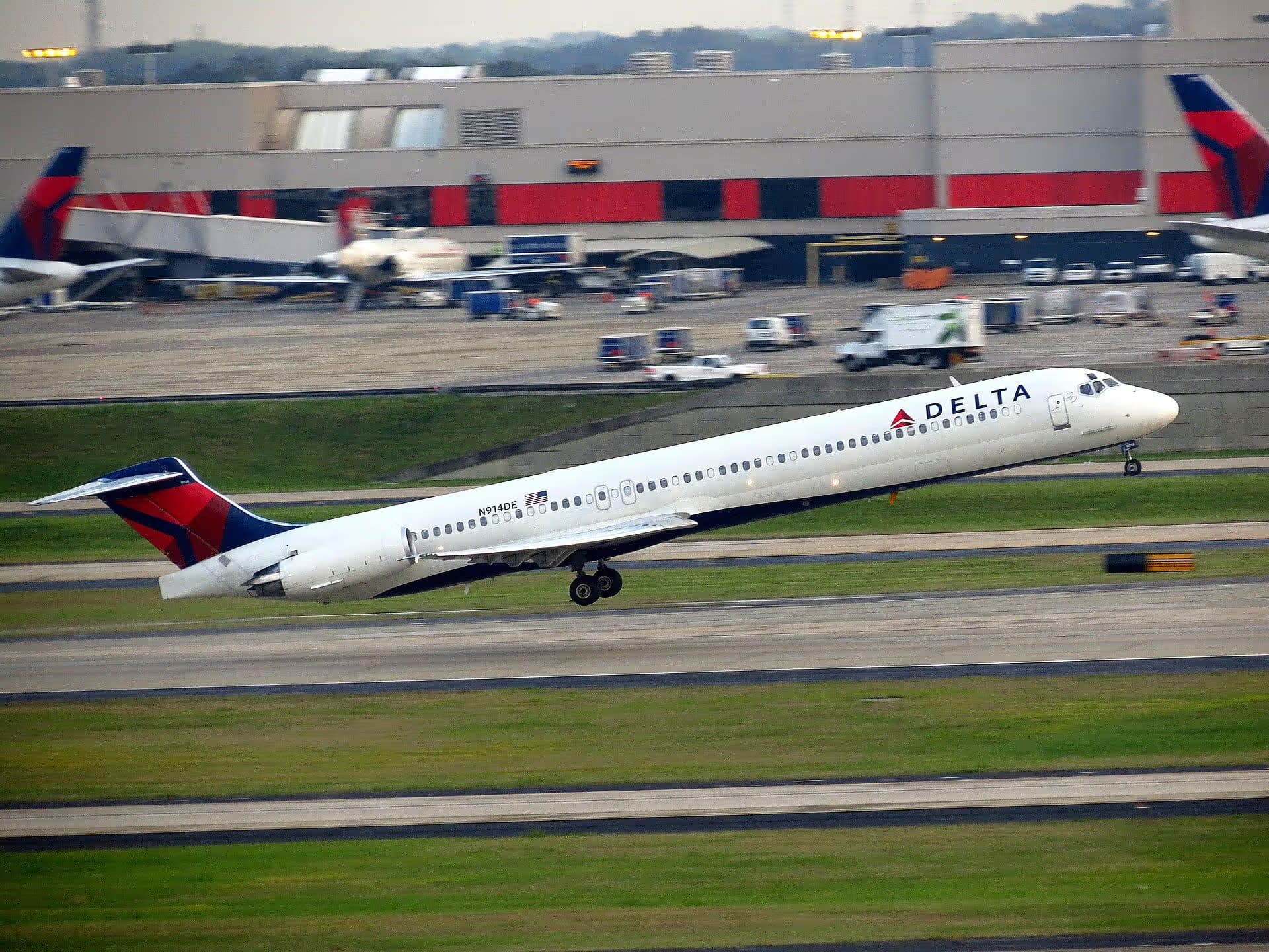 N914DE — Douglas