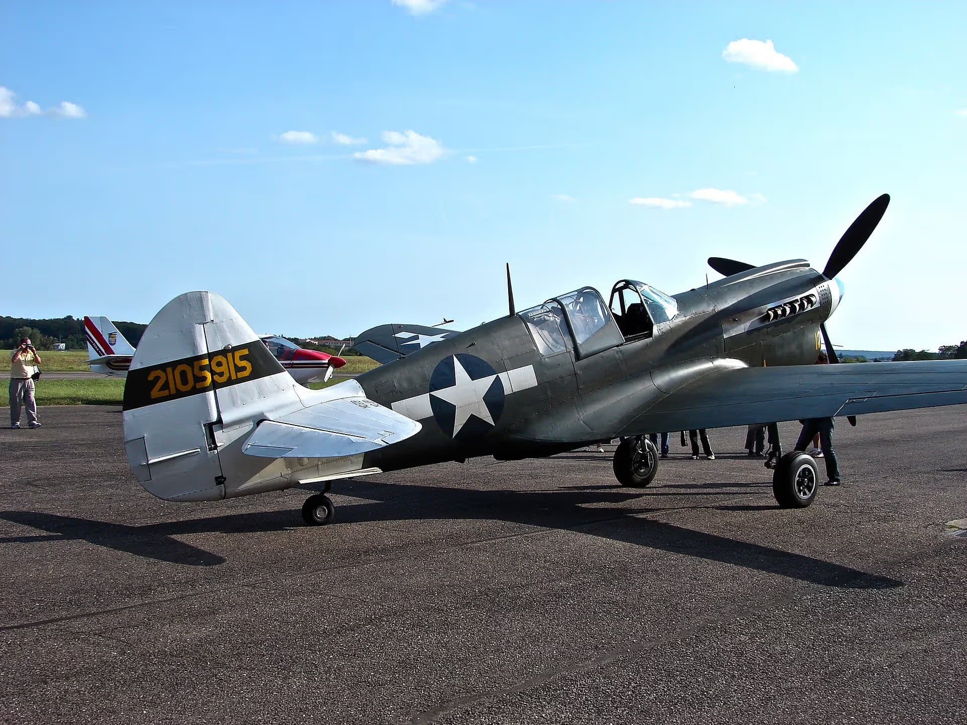 Unidentified — Single-engine aircraft