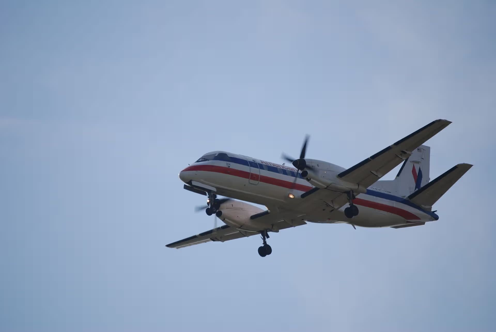 N304AE — Twin-engine aircraft