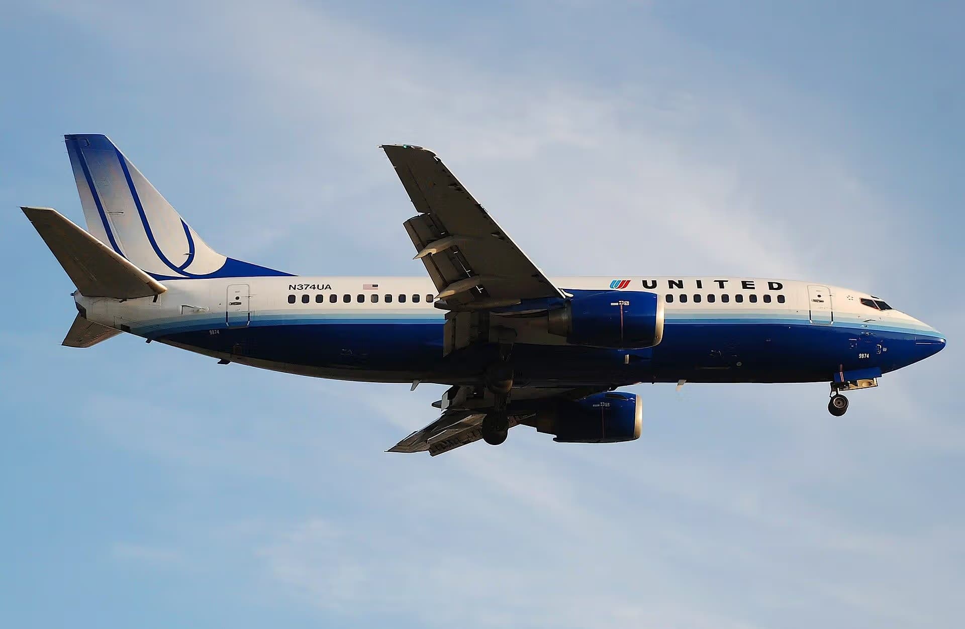 N374UA — Boeing