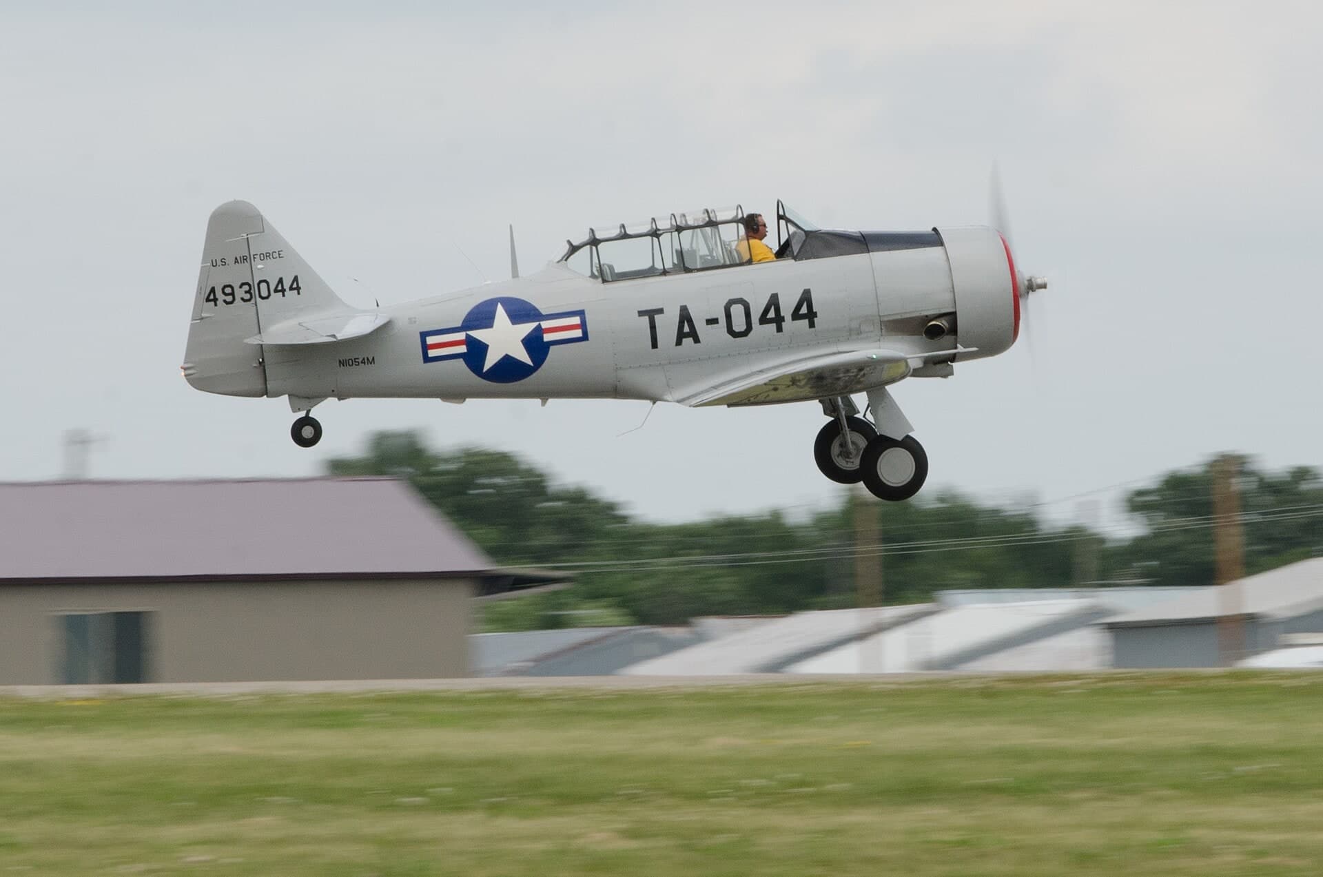 N1054M — Aircraft