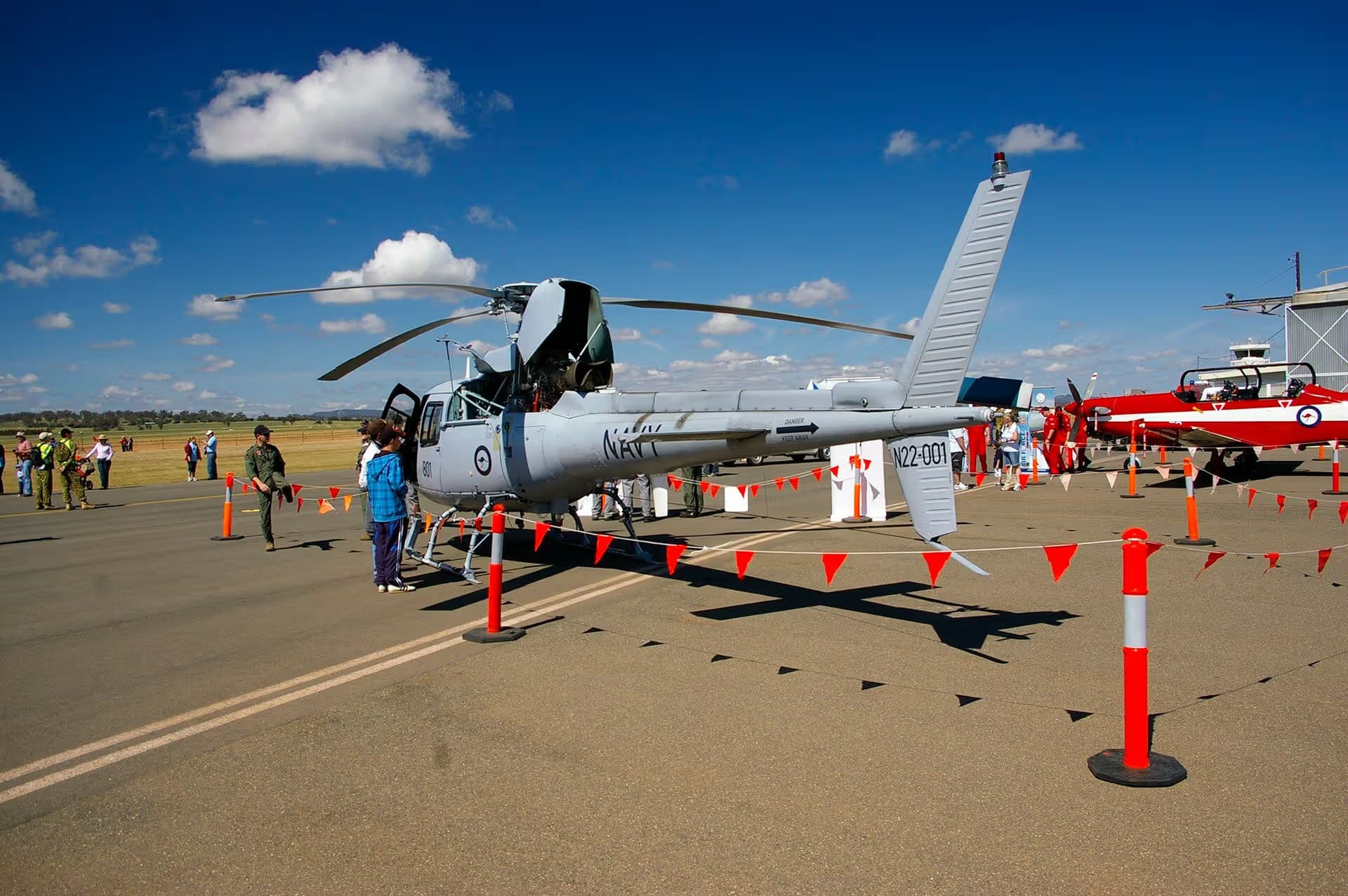 N22 — Helicopter