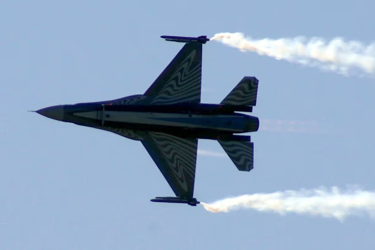 Unidentified — Single-engine aircraft