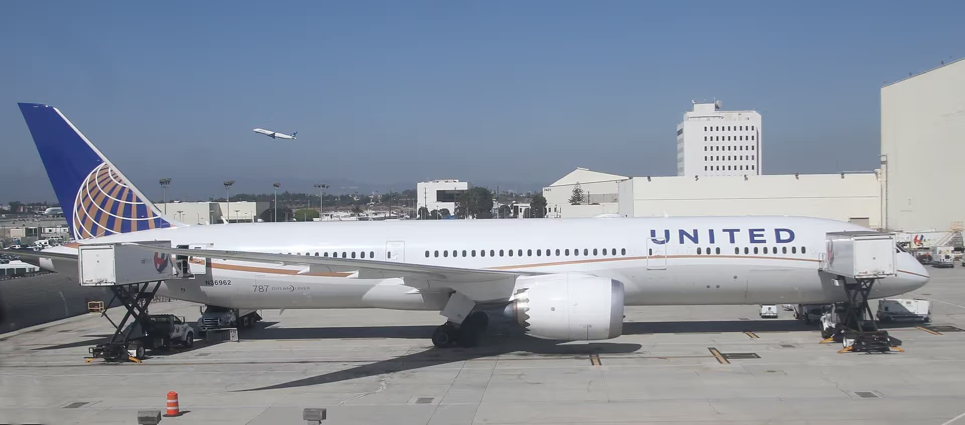 N36962 — Boeing