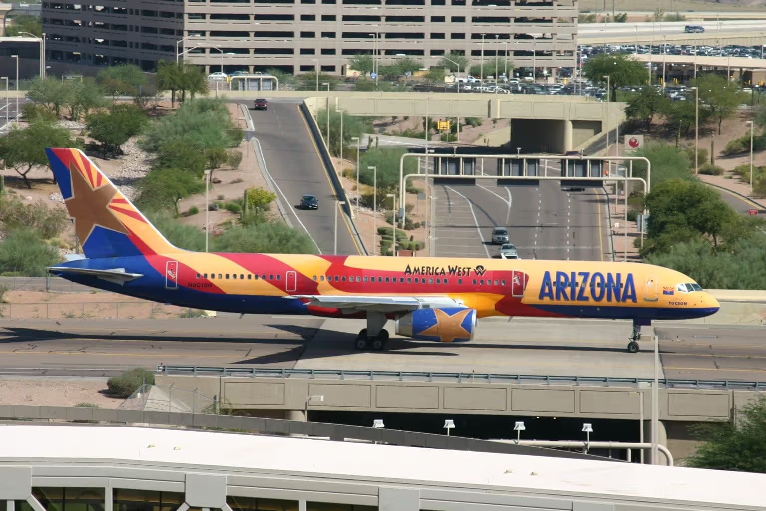 N901AW — Twin-engine aircraft