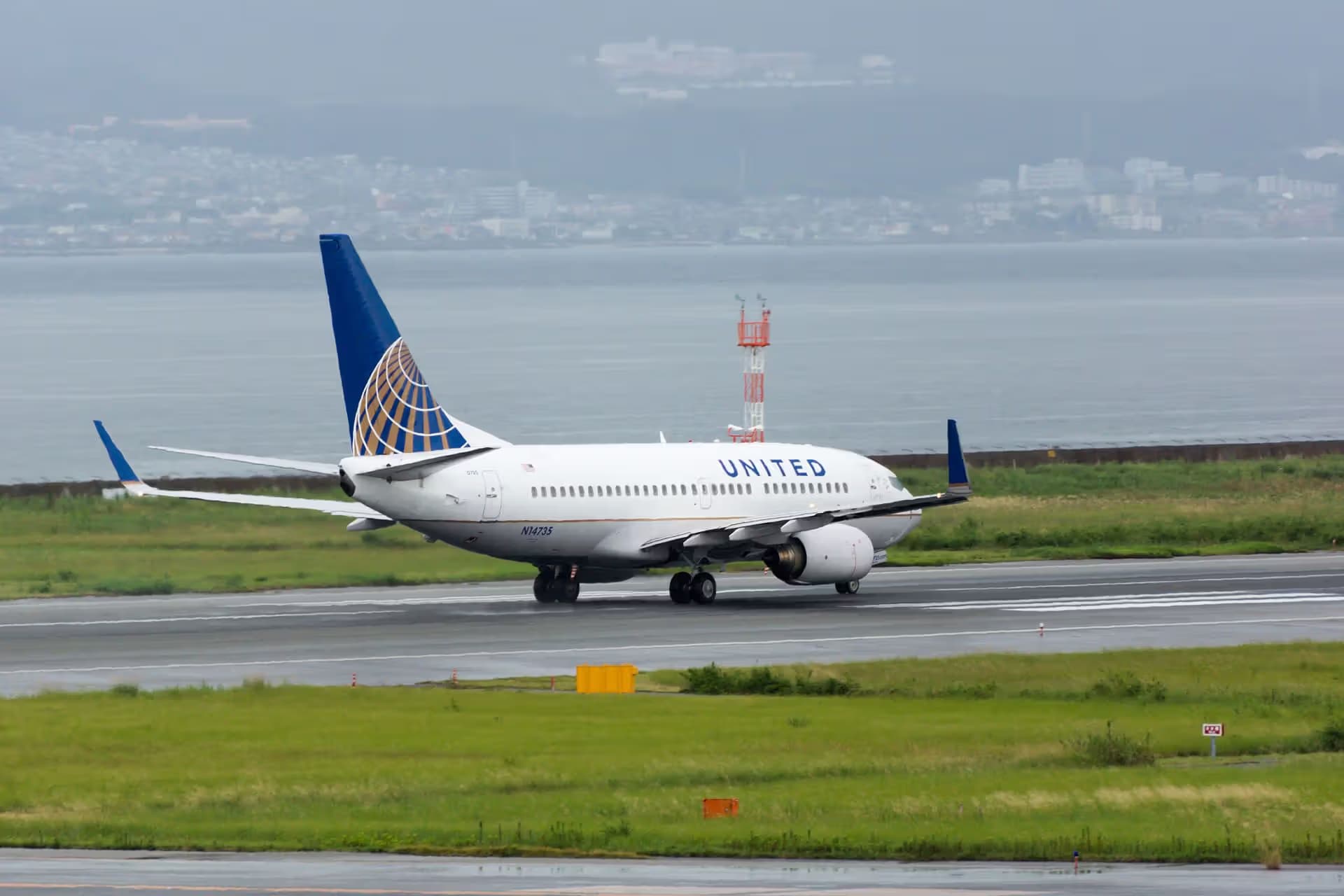 N14735 — Boeing