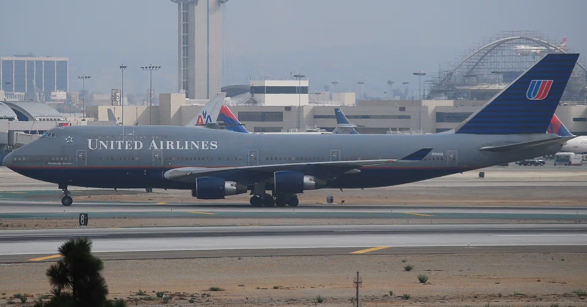 N194UA — Boeing