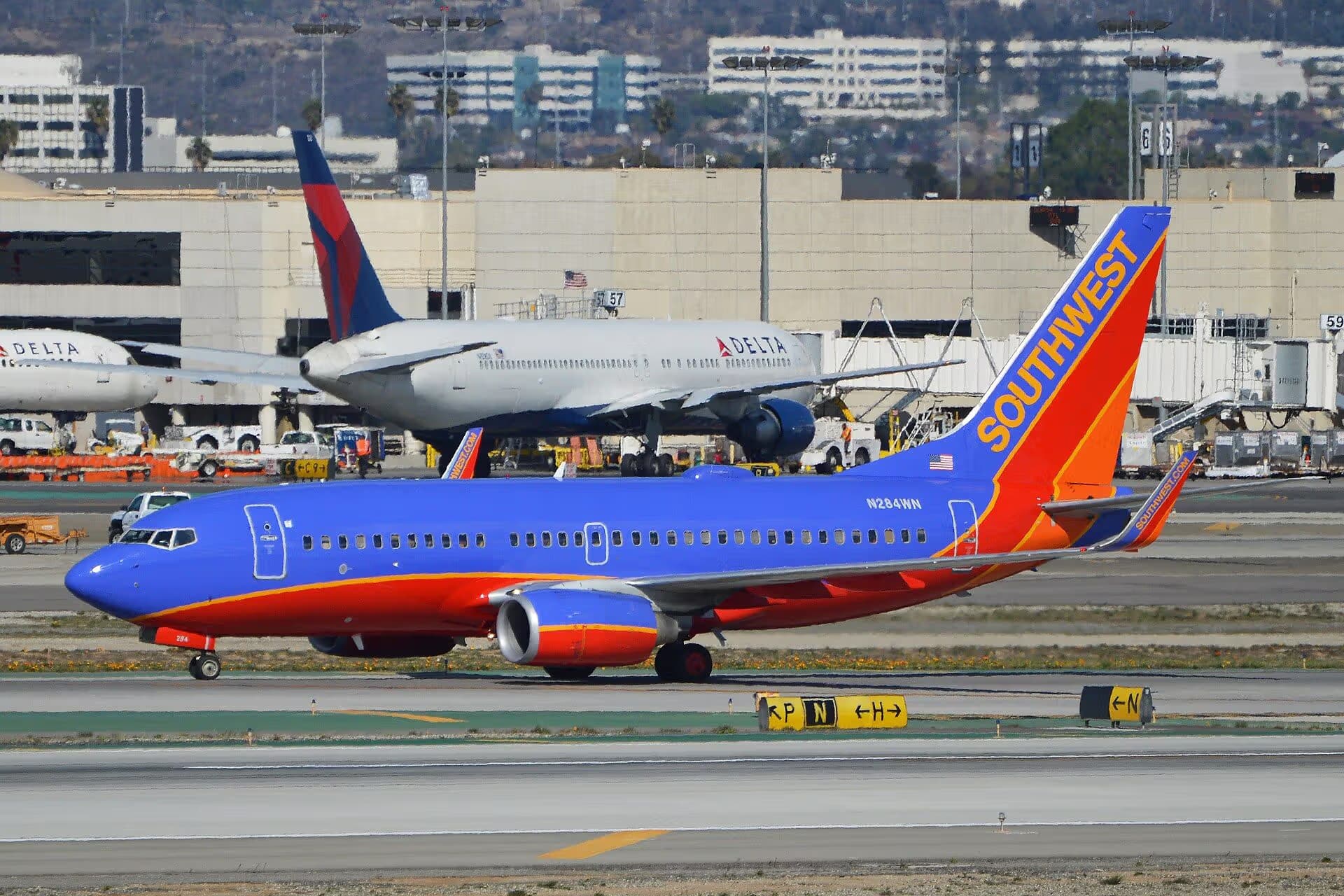 N284WN — Boeing
