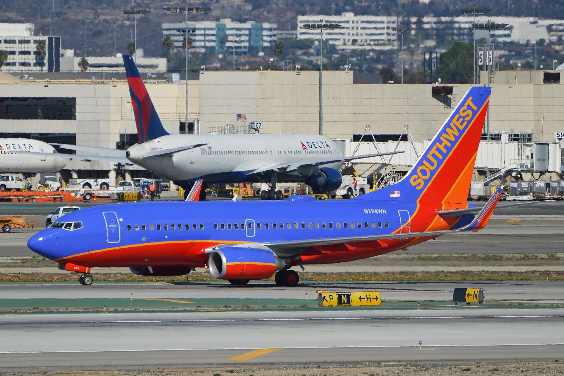 N284WN — Boeing