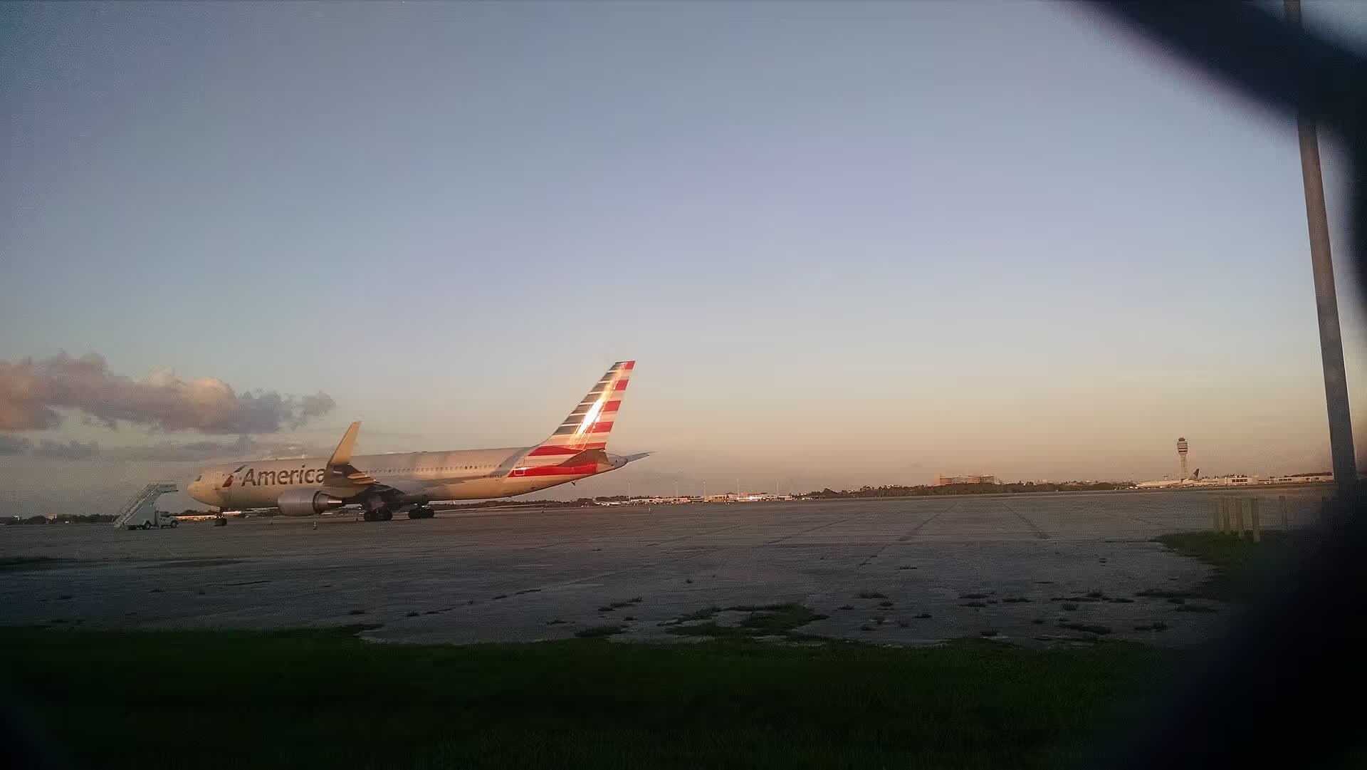 N391AA — Twin-engine aircraft