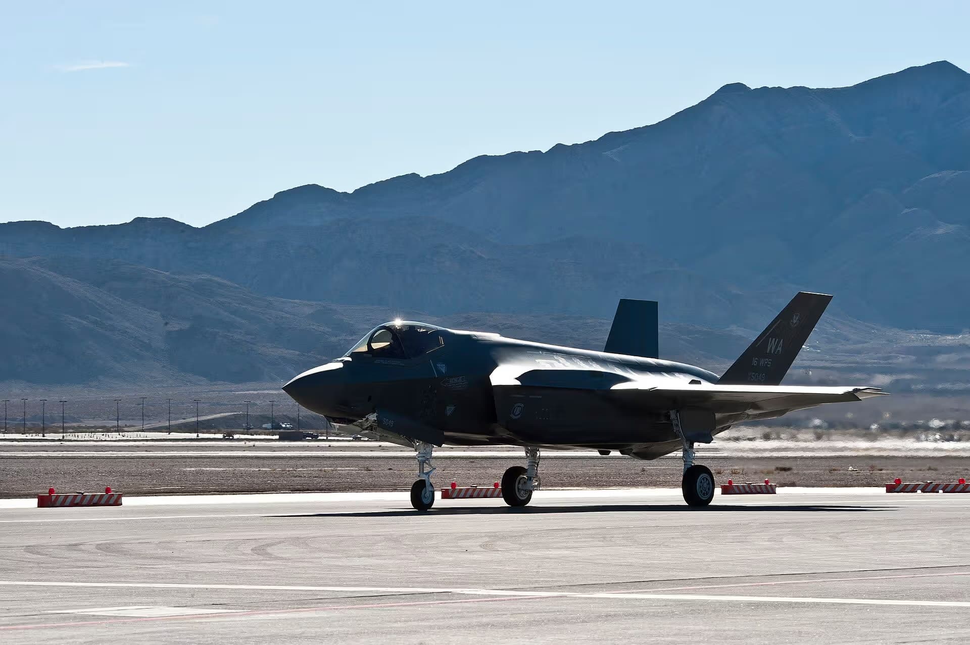 Unidentified — Lockheed