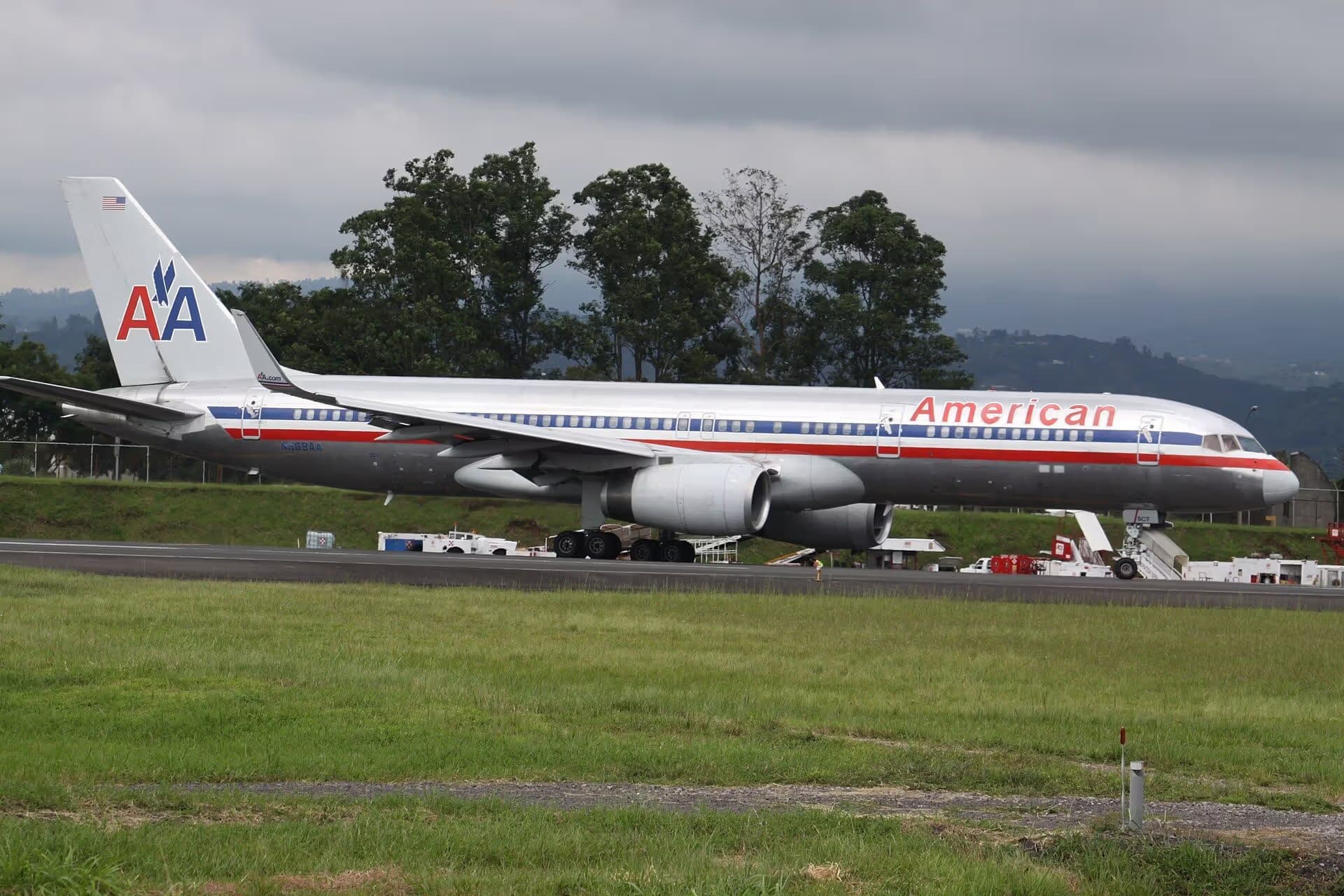 N669AA — Boeing