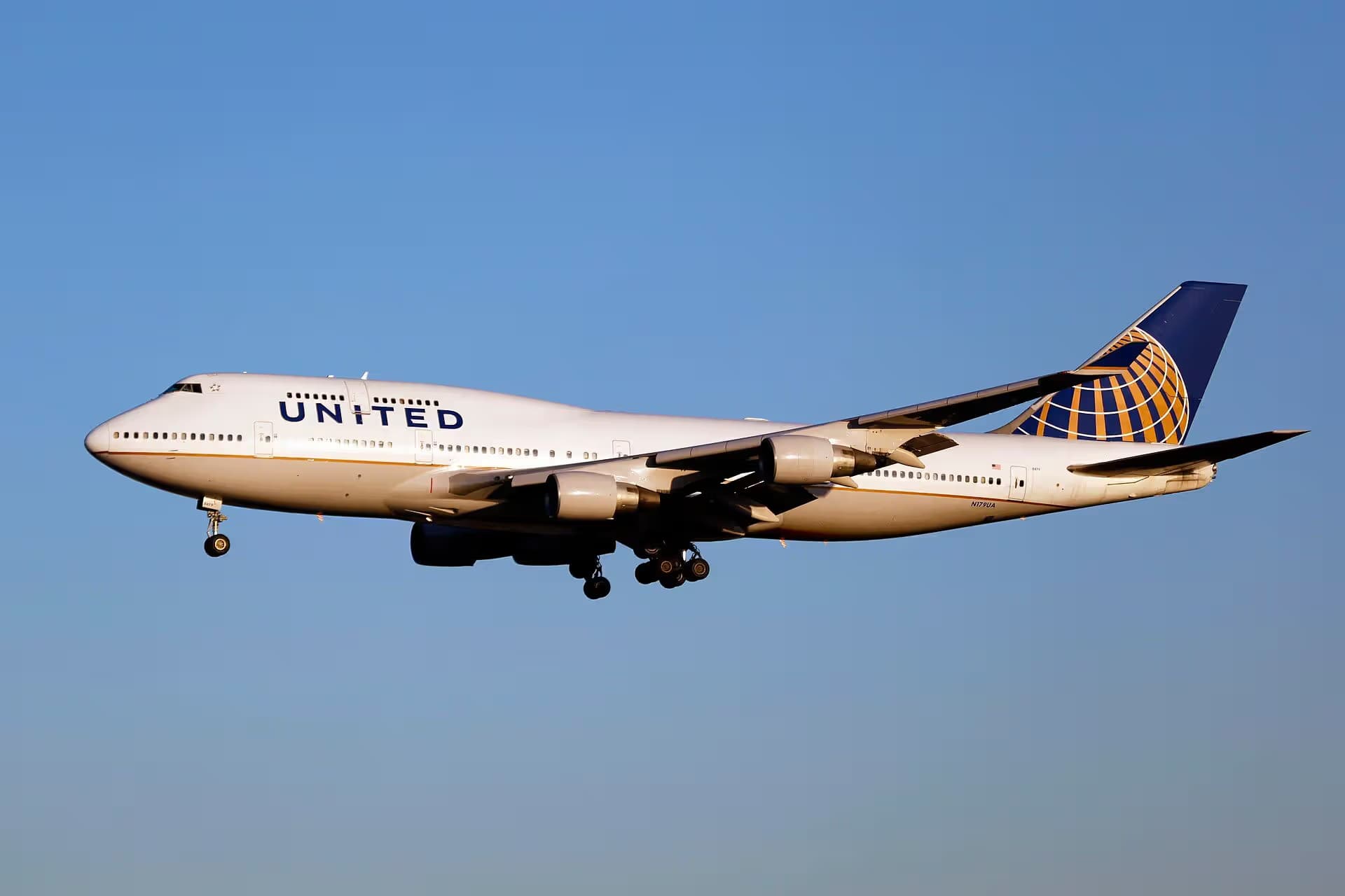 N179UA — Boeing