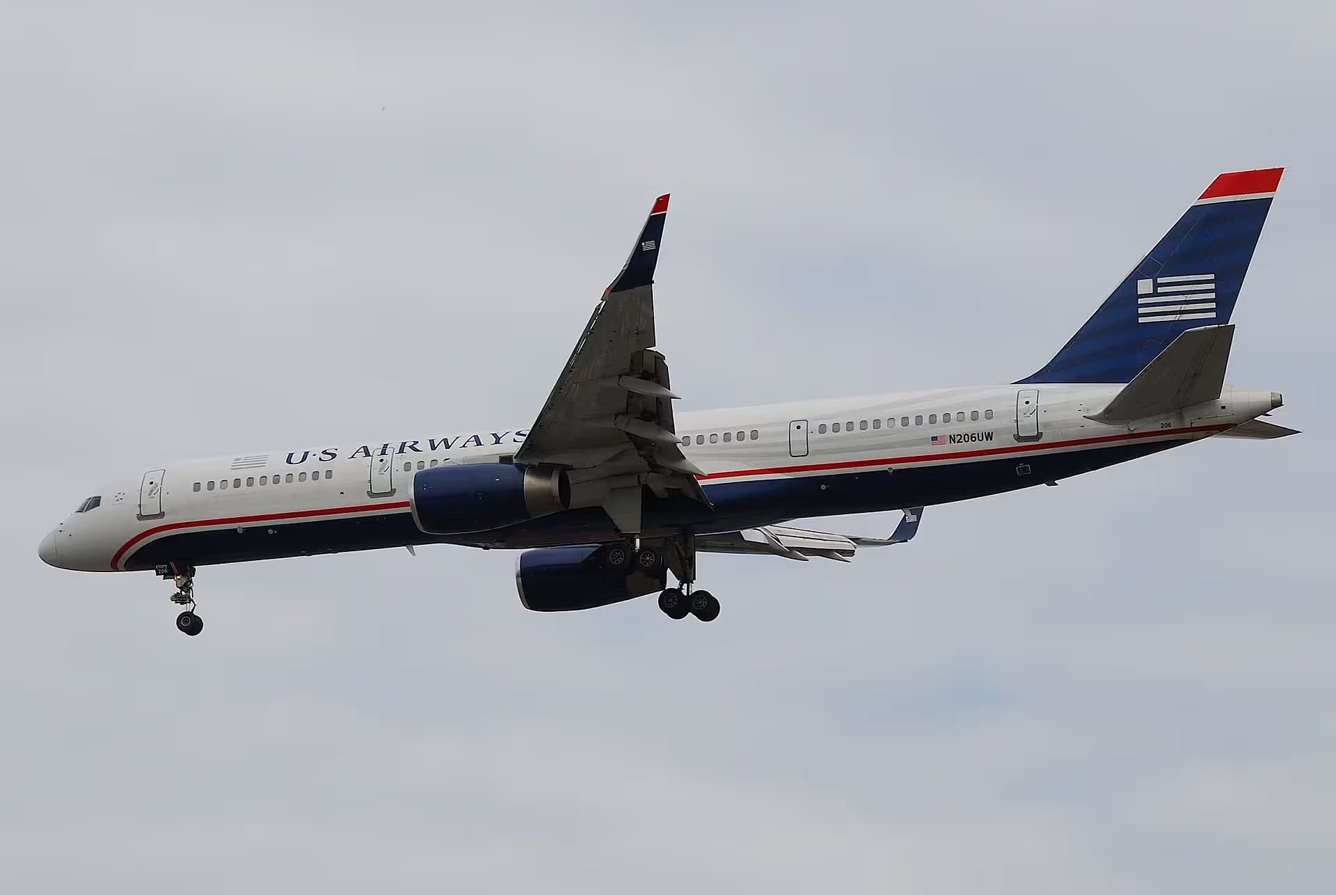 N206UW — Twin-engine aircraft