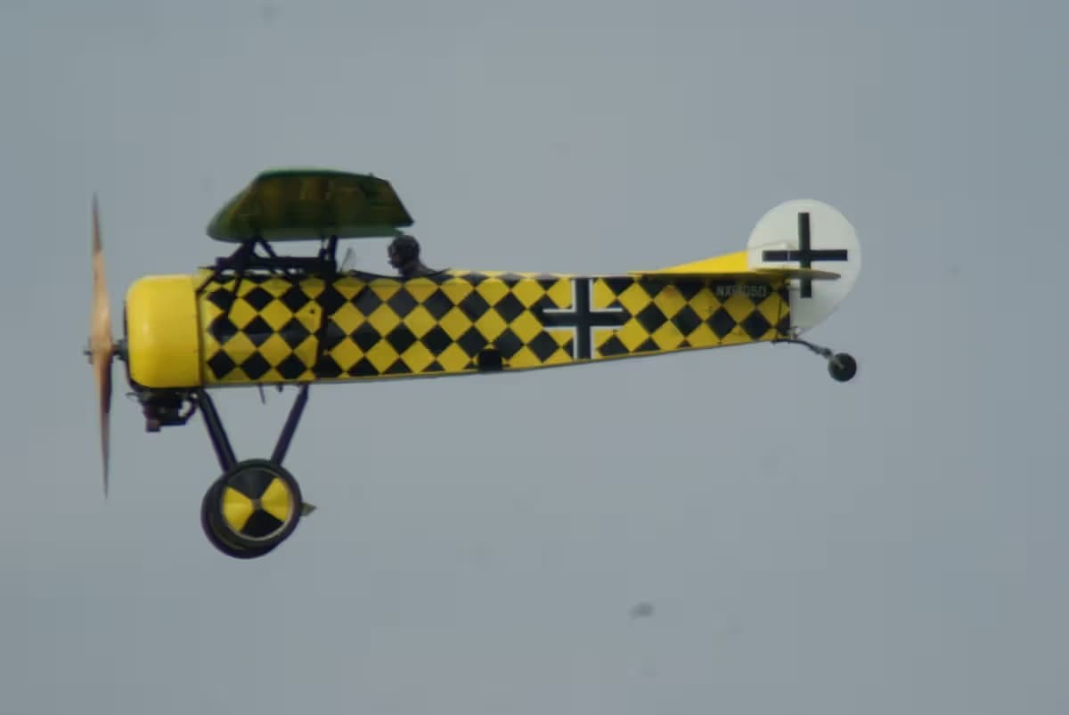 Unidentified — Single-engine aircraft