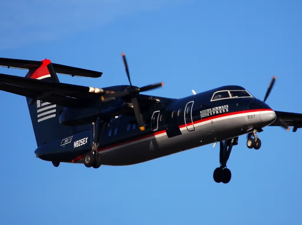 N825EX — De Havilland