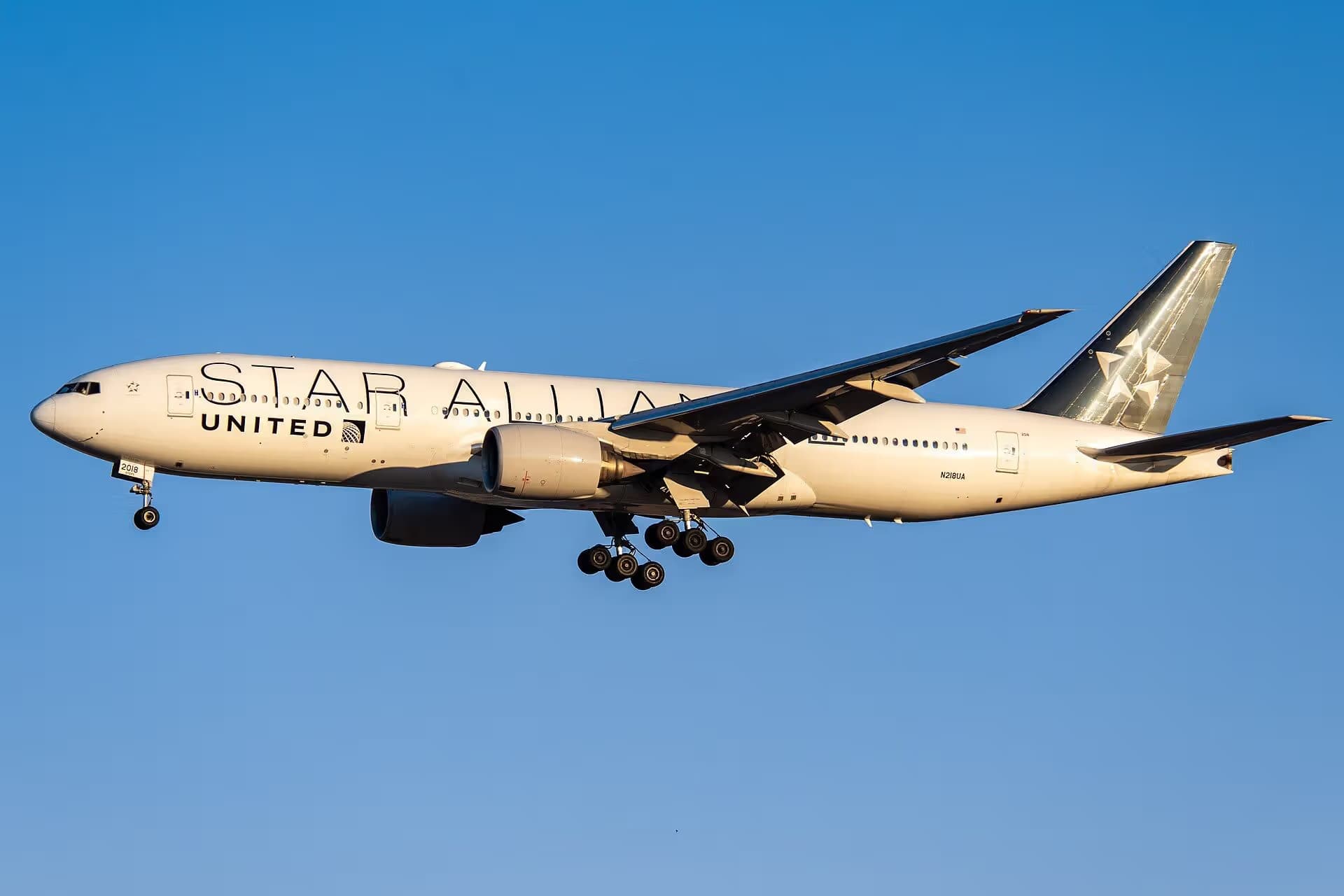 N218UA — Boeing