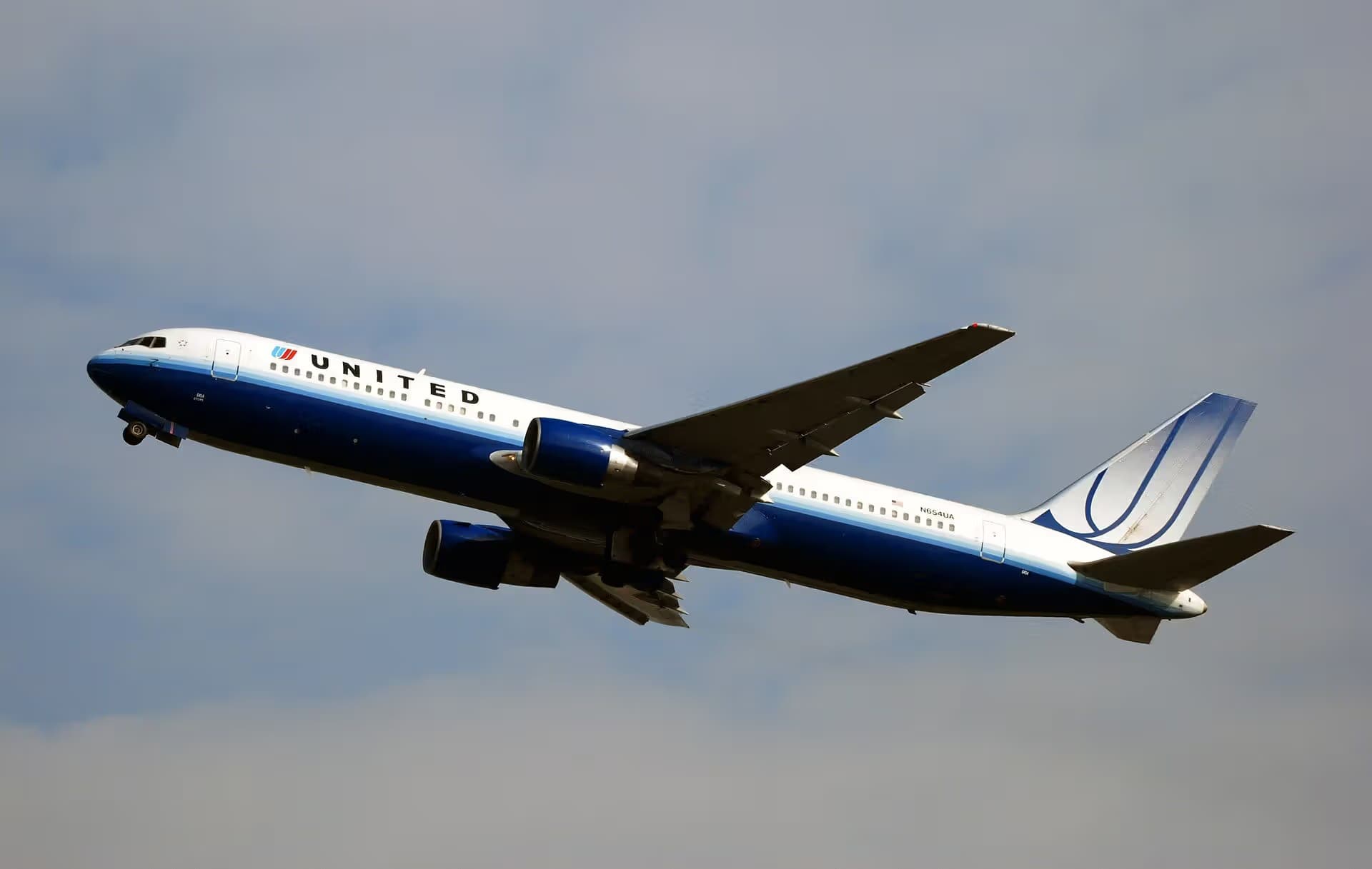 N654UA — Boeing