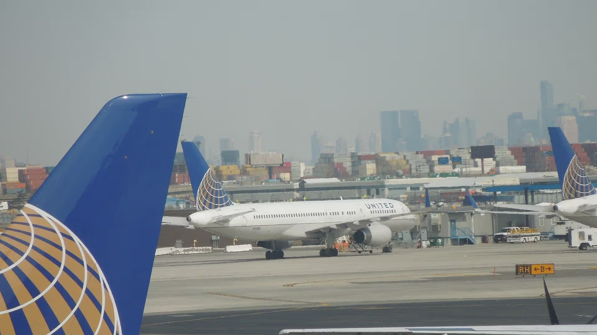 N14106 — Boeing