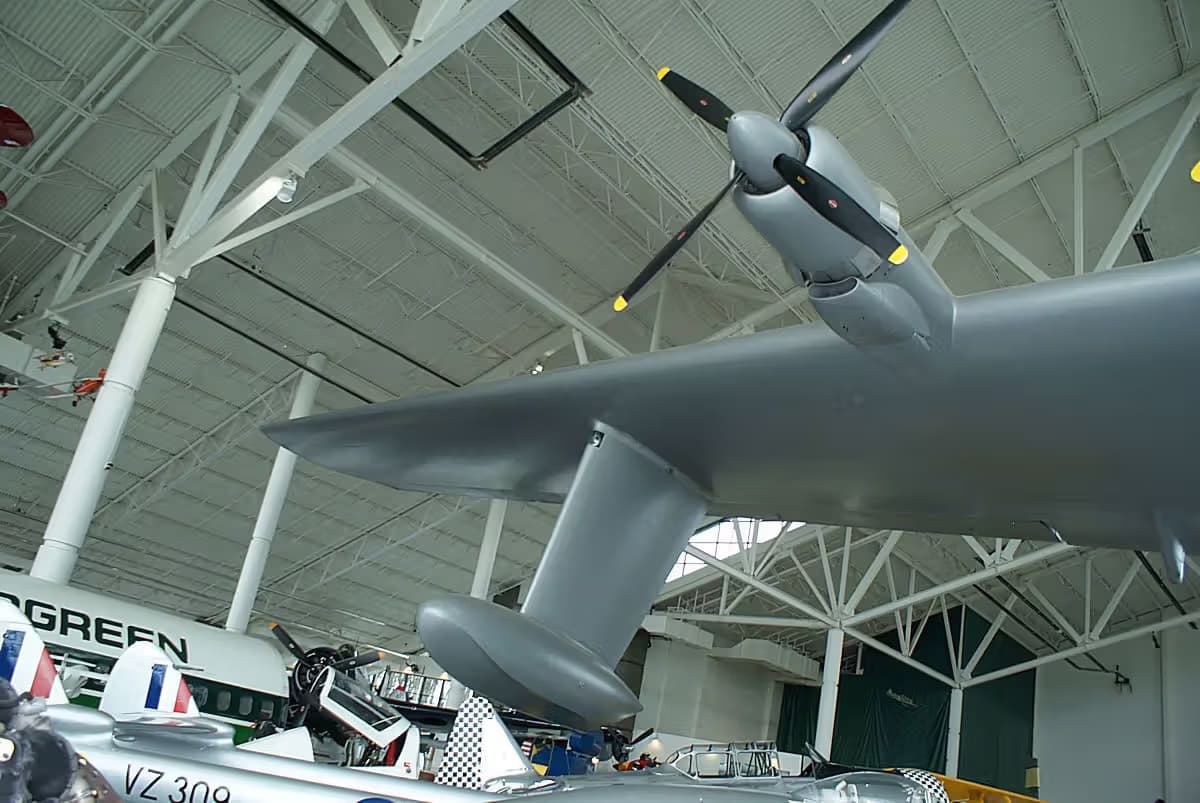 Unidentified — Single-engine aircraft