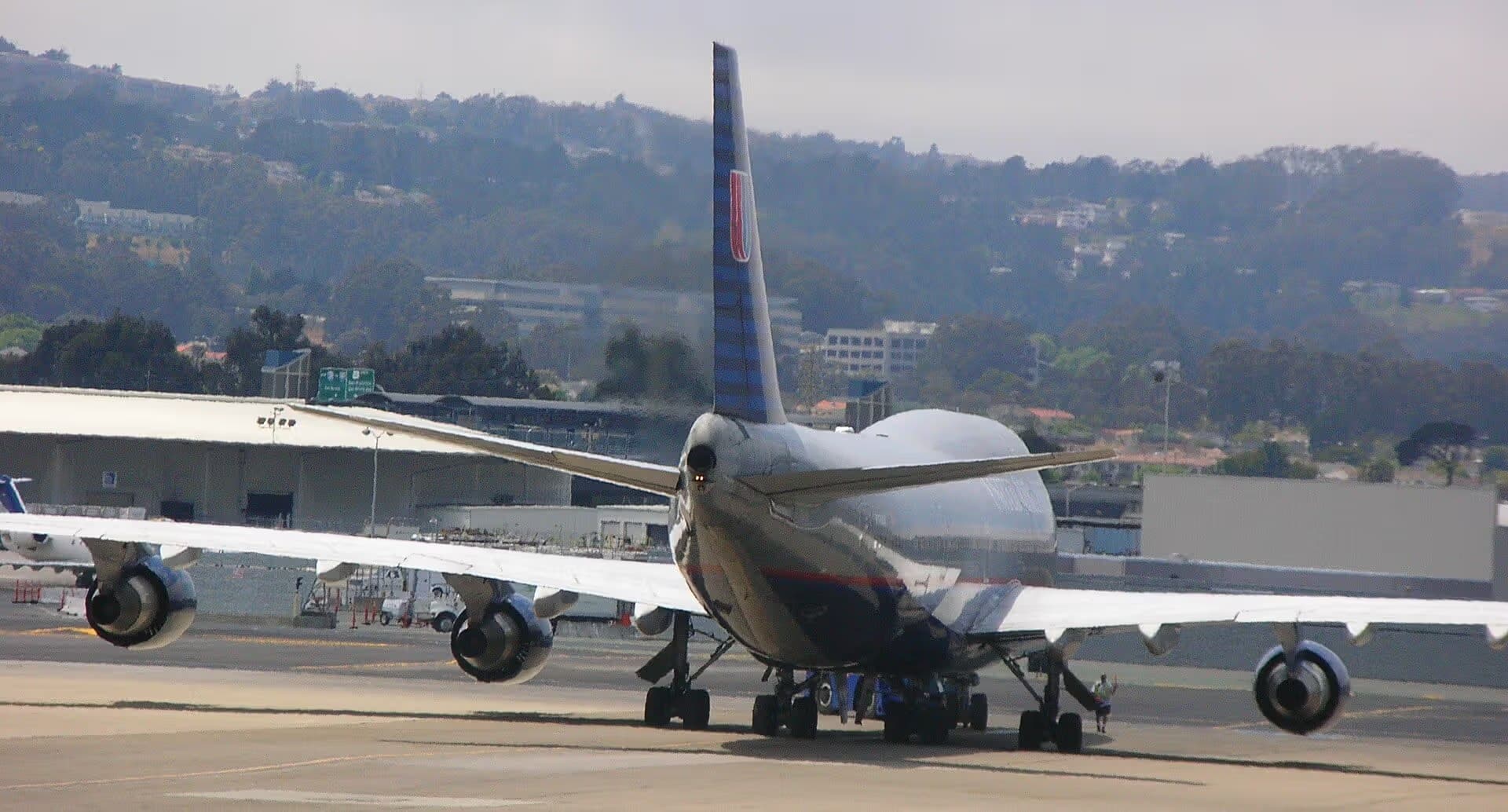 N178UA — Boeing