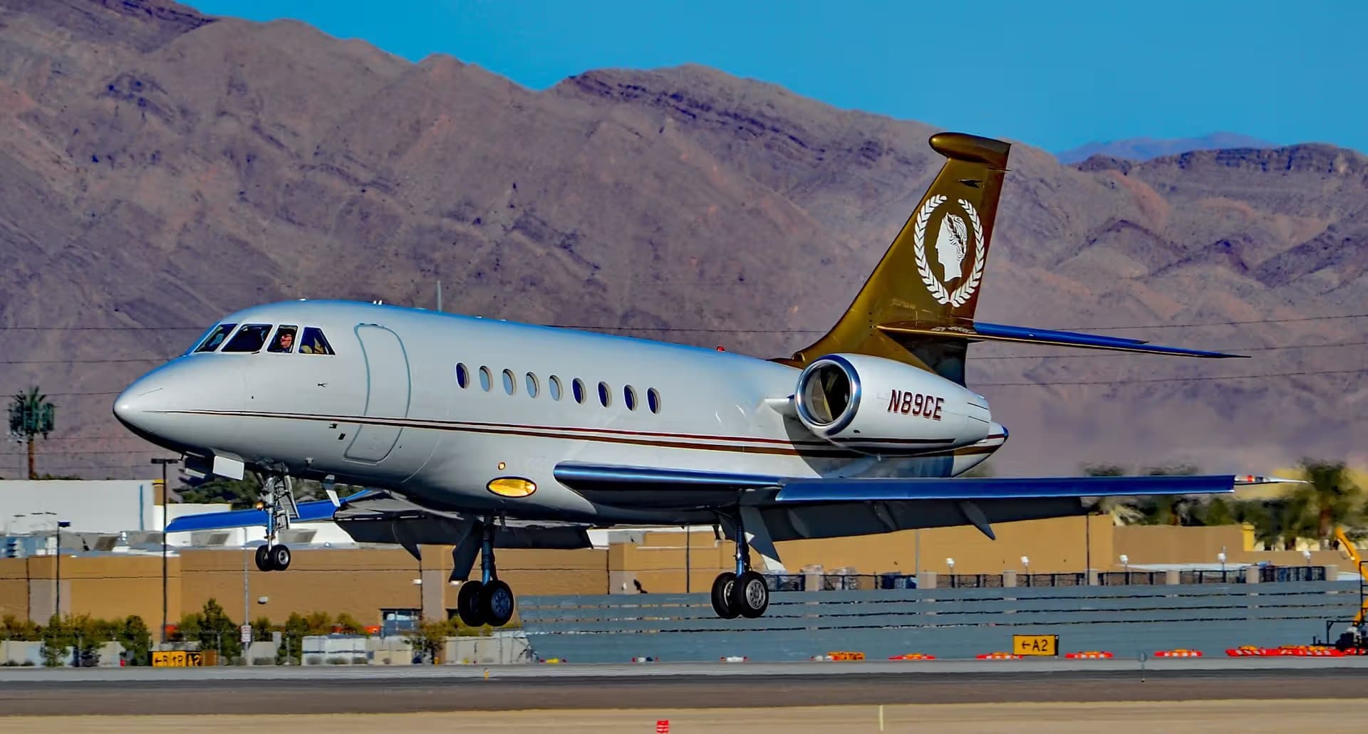N89CE — Business jet