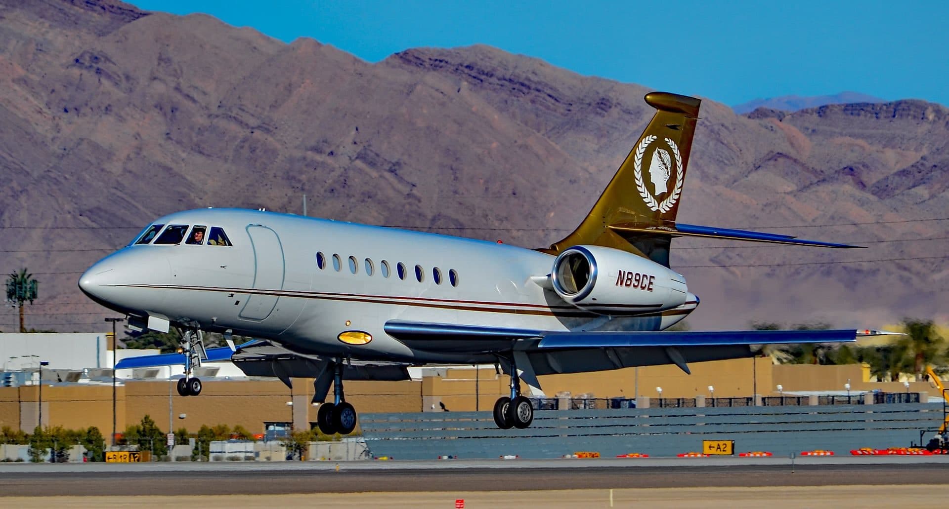 N89CE — Business jet