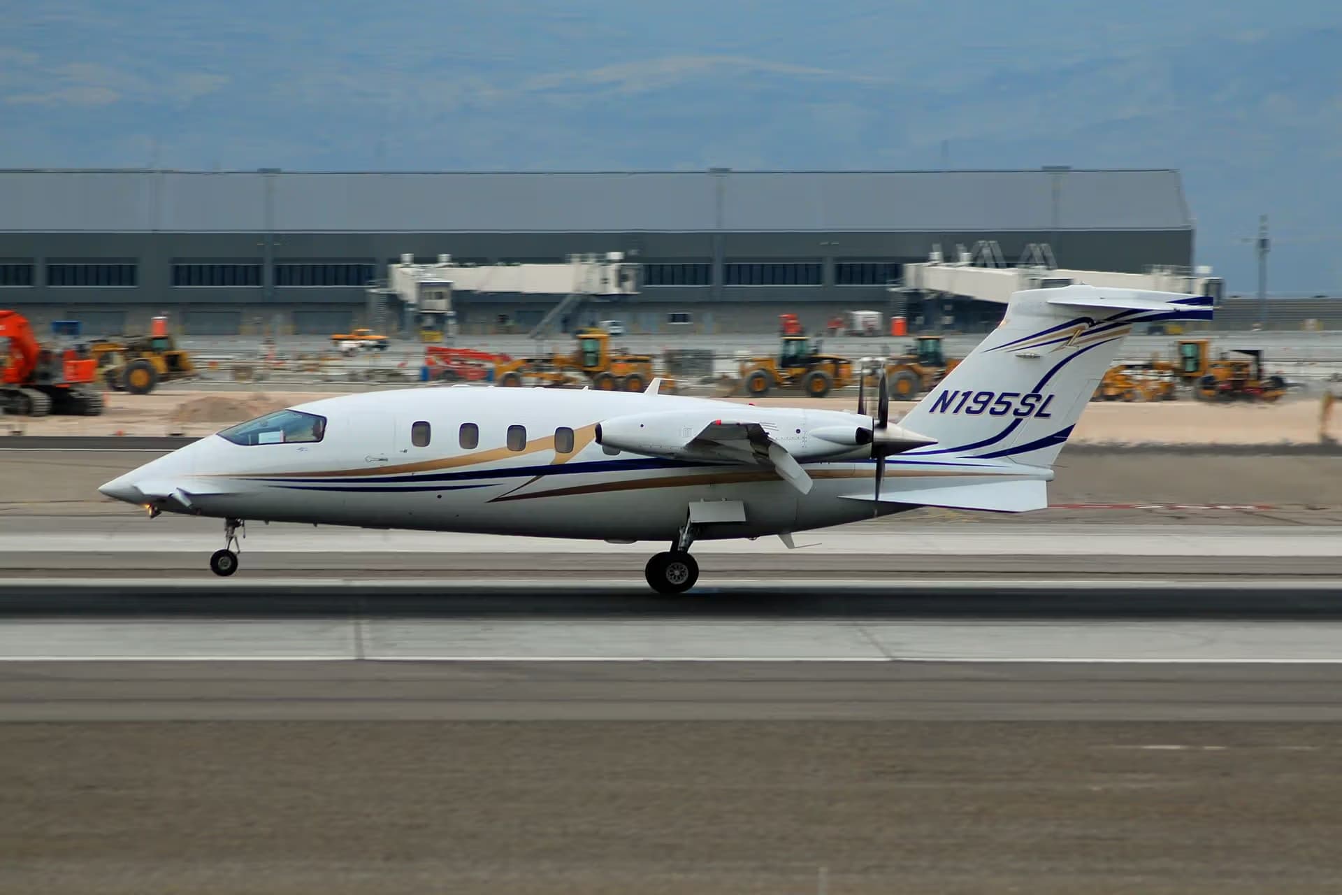 N195SL — Aircraft