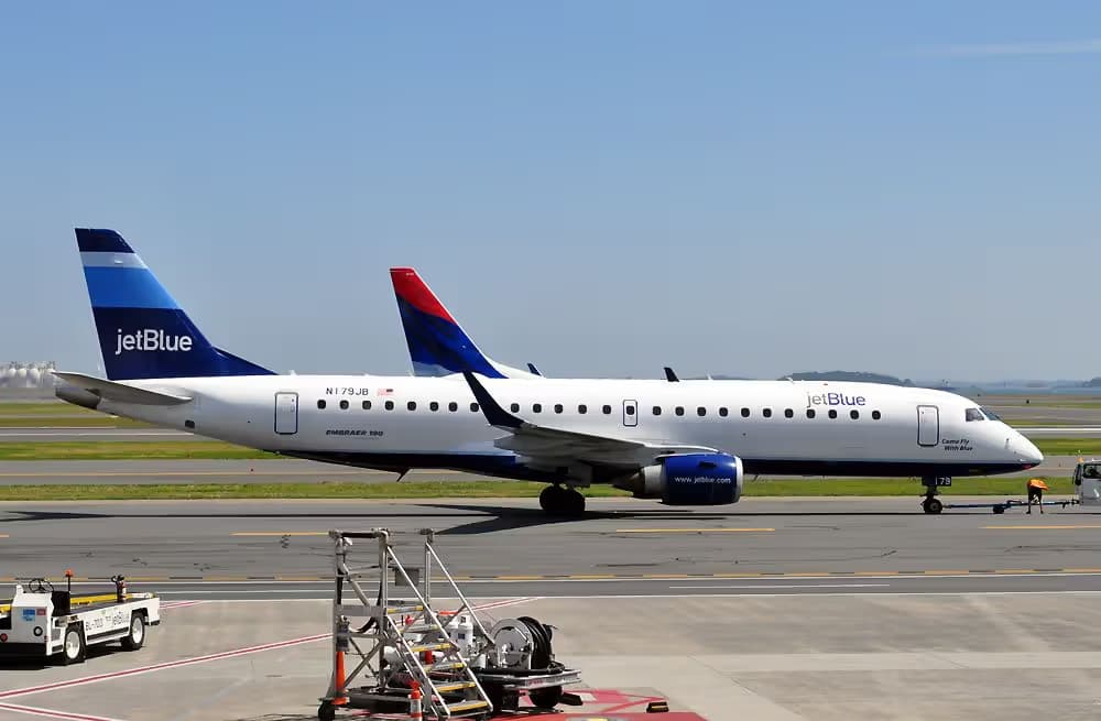 N179JB — Embraer