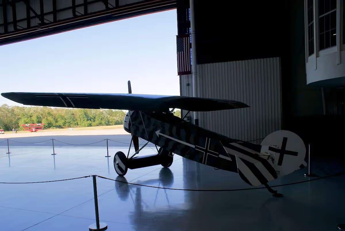 Unidentified — Single-engine aircraft