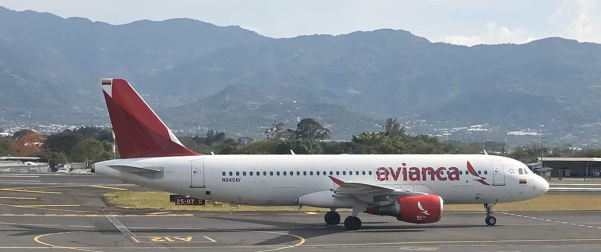 N946AV — Airbus