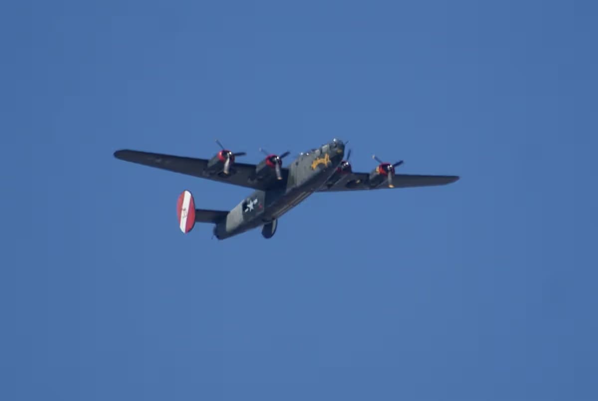 Unidentified — Warbird