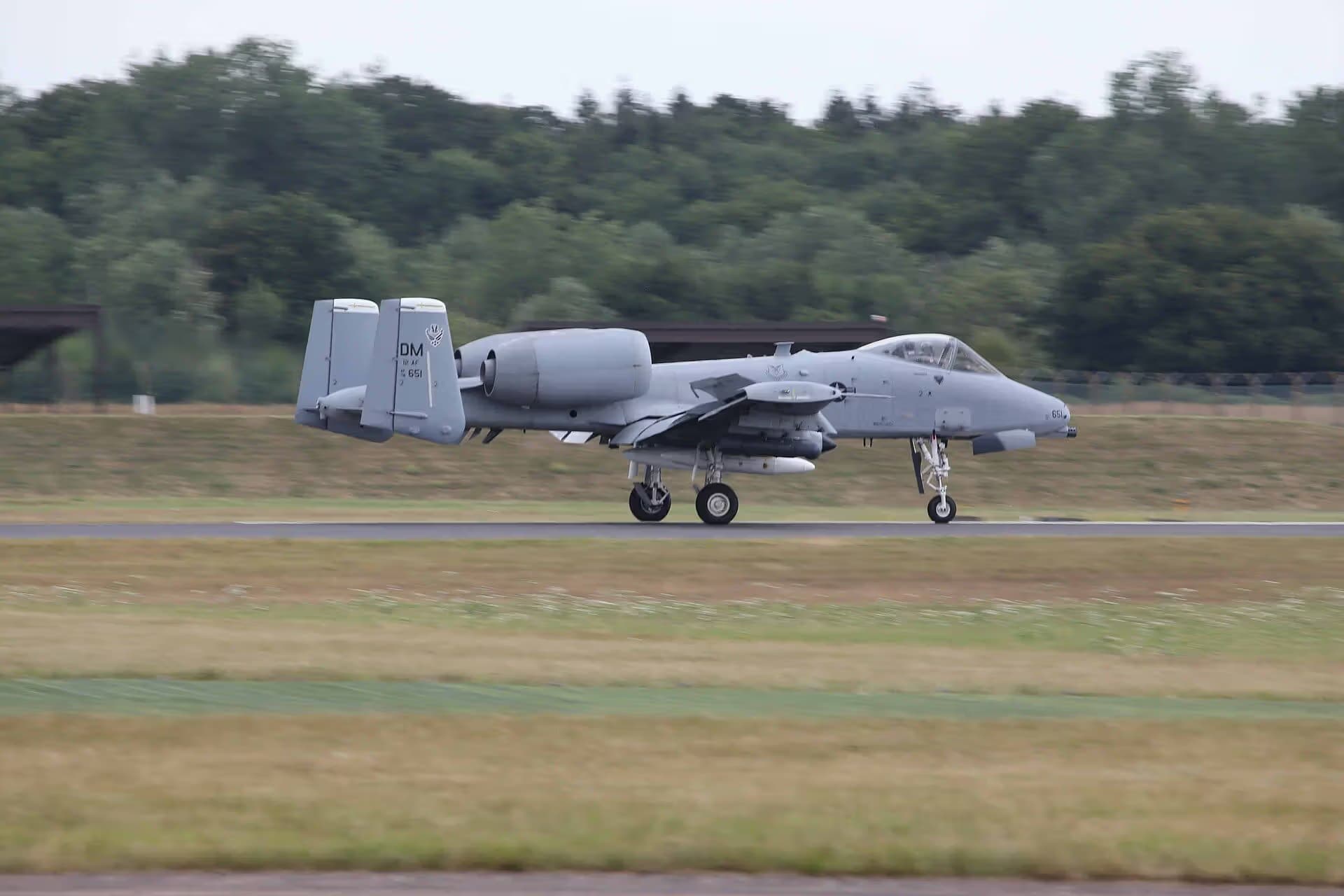 Unidentified — Twin-engine aircraft