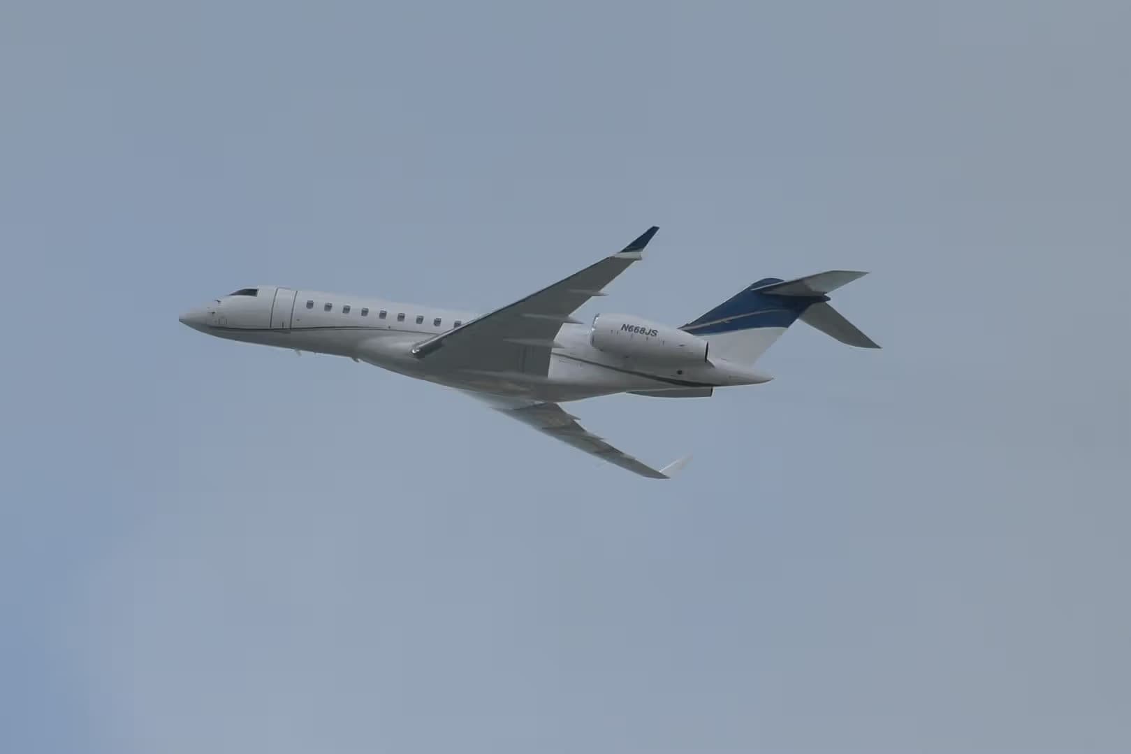 N668JS — Business jet